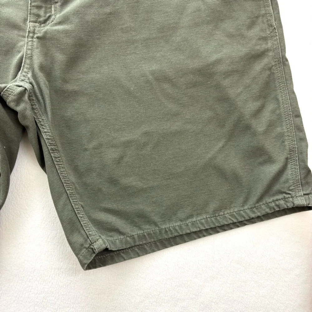Vintage “90’s” Carhartt Men's Army Green Canvas Carpenter Knee Length Short (42)